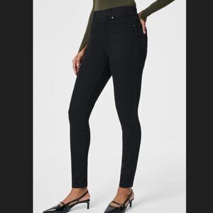 SPANXshape Ankle Skinny Jeans in Black